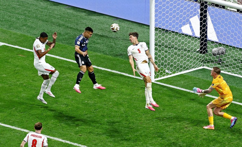 Lionel Messi merayakan kemenangan usai Argentina memastikan lolos ke final Piala Dunia FIFA 2026 setelah mengalahkan Inggris pada laga semifinal di Atlanta Stadium, Atlanta, Georgia, Amerika Serikat, Rabu (15/7/2026). (REUTERS/Dylan Martinez)