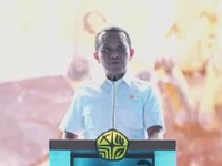 Momen Bahlil Kelakar Soal Kacamata Nusron di Hadapan Prabowo
