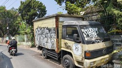 Misteri Mobil di Bandung yang Belasan Tahun Tak Pindah Posisi