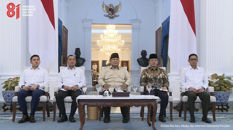 Sejumlah keamanan berjaga di Lahan proyek pengembangan Kilang Gas Alam Cair (LNG) darat (onshore) Blok Masela di Kabupaten Kepulauan Tanimbar, Maluku, Kamis (16/7/2026). (CNBC Indonesia/Romys Binekasri)