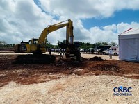 Sejumlah keamanan berjaga di Lahan proyek pengembangan Kilang Gas Alam Cair (LNG) darat (onshore) Blok Masela di Kabupaten Kepulauan Tanimbar, Maluku, Kamis (16/7/2026). (CNBC Indonesia/Romys Binekasri)