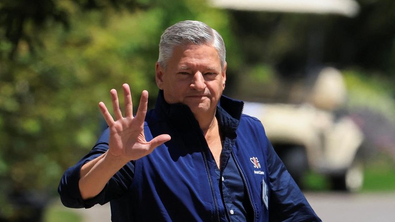 Ted Sarandos, salah satu CEO Netflix, menghadiri Konferensi Media dan Teknologi tahunan Allen and Co. Sun Valley di Sun Valley Resort di Sun Valley, Idaho, AS, pada 9 Juli 2026. (REUTERS/Brendan McDermid)