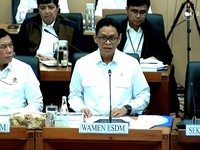 Wakil Menteri ESDM, Yuliot Tanjung saat mengikuti rapat kerja dengan Komisi XII DPR RI di Komplek Parlemen, Jakarta, Kamis (16/7/2026). (Tangkapan Layar Youtube/TVR Parlemen)