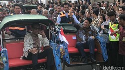 Menkeu Purbaya-Sultan HB X Jajal Becak Listrik Keliling Alkid Jogja