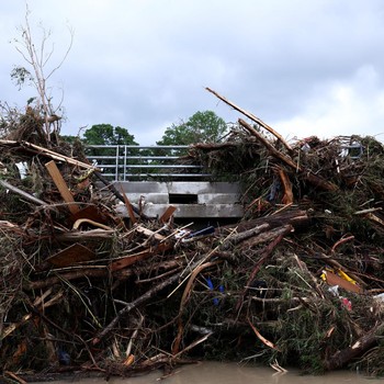Banjir katastrofik kembali melanda Texas Tengah akibat meluapnya Sungai Guadalupe., Jumat (17/7/2026). (REUTERS/Kaylee Greenlee)