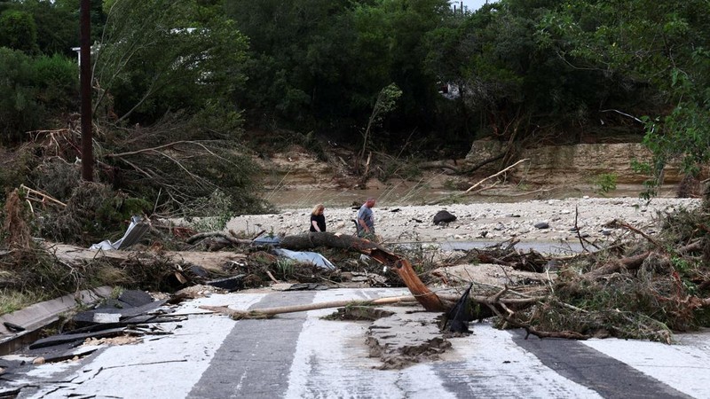 Banjir katastrofik kembali melanda Texas Tengah akibat meluapnya Sungai Guadalupe., Jumat (17/7/2026). (REUTERS/Kaylee Greenlee)