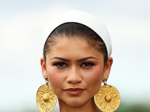 Video: Anting Kuno yang Dipakai Zendaya Diduga Artefak Curian