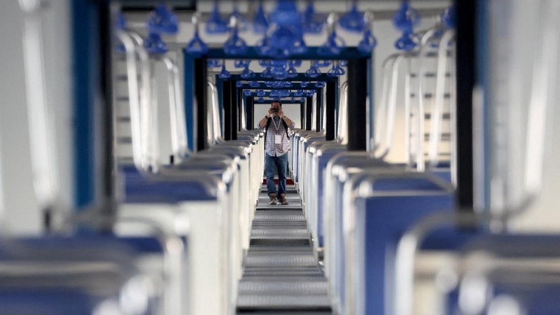 Namo Green Rail, kereta bertenaga hidrogen pertama di India, saat kunjungan media menjelang peresmiannya oleh Perdana Menteri Narendra Modi di Jind, Haryana, India, 16 Juli 2026. (REUTERS/Bhawika Chhabra)