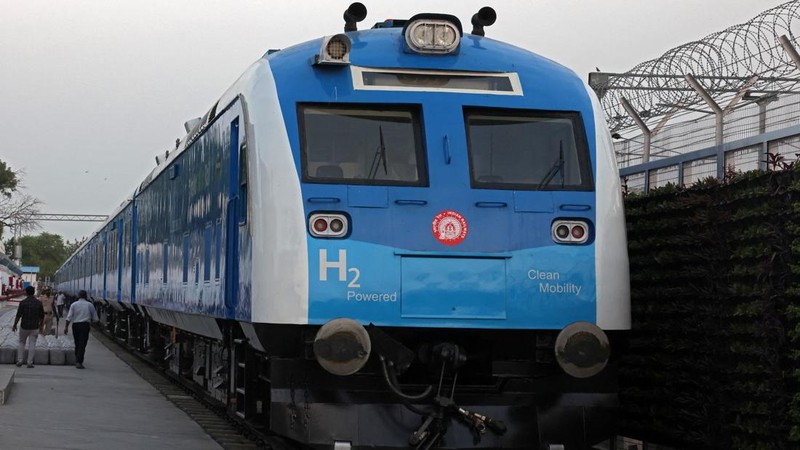 Namo Green Rail, kereta bertenaga hidrogen pertama di India, saat kunjungan media menjelang peresmiannya oleh Perdana Menteri Narendra Modi di Jind, Haryana, India, 16 Juli 2026. (REUTERS/Bhawika Chhabra)