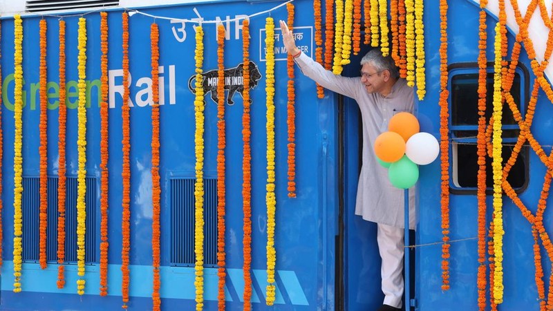 Namo Green Rail, kereta bertenaga hidrogen pertama di India, saat kunjungan media menjelang peresmiannya oleh Perdana Menteri Narendra Modi di Jind, Haryana, India, 16 Juli 2026. (REUTERS/Bhawika Chhabra)