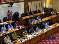 Suasana Rapat Dengar Pendapat Komisi IX DPR dengan Badan Gizi Nasional di ruang rapat Komisi IX DPR, Senayan, Jakarta Pusat, Jumat (17/6/2026). (CNBC Indonesia/Fergie Nadira)