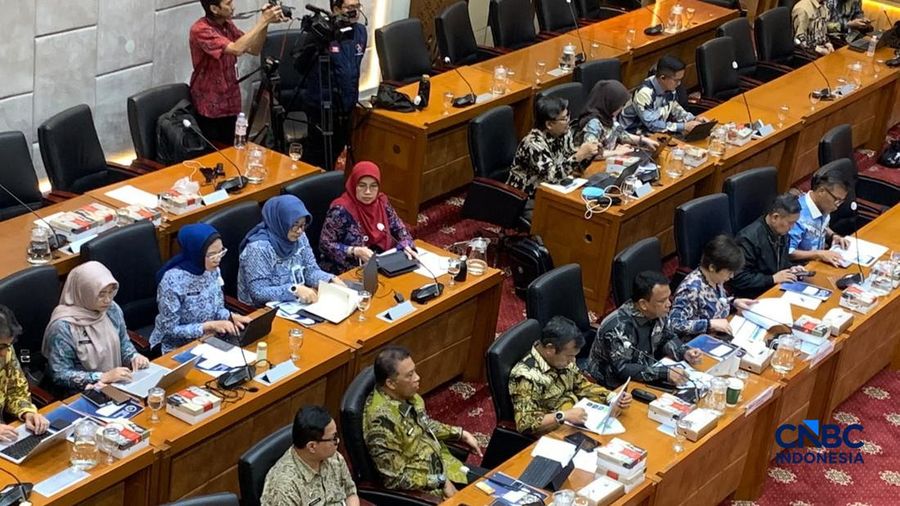 Suasana Rapat Dengar Pendapat Komisi IX DPR dengan Badan Gizi Nasional di ruang rapat Komisi IX DPR, Senayan, Jakarta Pusat, Jumat (17/6/2026). (CNBC Indonesia/Fergie Nadira)