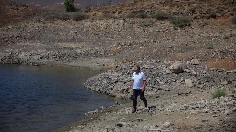 Tujuh pulau Yunani di Laut Aegean telah menetapkan status darurat akibat kekeringan pada tahun ini, Senin (13/7/2026). (REUTERS/Louisa Gouliamaki)