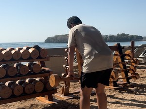 Video: Viral Gym Gratis di Pantai Bali, Workout dengan View Laut