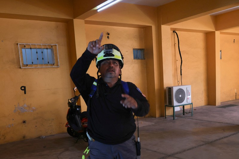 Gempa bumi kuat berkekuatan magnitudo (M) 7,3 mengguncang wilayah selatan Meksiko pada Jumat (17/7/2026) waktu setempat dan getarannya terasa hingga negara-negara tetangga seperti Guatemala dan El Salvador. (REUTERS/Damian Sanchez)