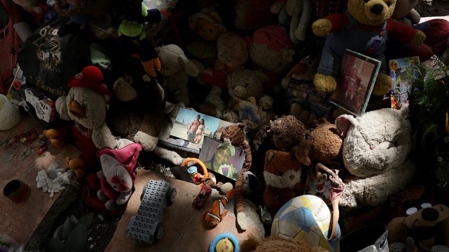 Korban tewas akibat gempa bumi dahsyat yang melanda Venezuela pada Juni lalu bertambah menjadi 5.069 jiwa. Selain itu, lebih dari 21.000 orang lainnya masih berada di pengungsian, Sabtu (18/7/2026). (REUTERS/Gaby Oraa)