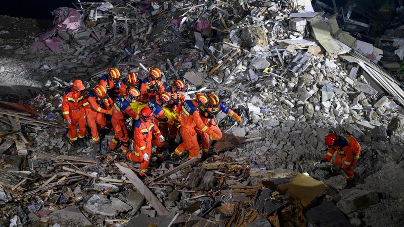 Longsor menerjang Kabupaten Otonom Pengshui Miao dan Tujia di Chongqing, China, pada Jumat (17/7/2026) pagi. (VIA REUTERS/cnsphoto)