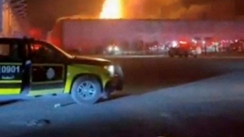 Konflik bersenjata di kawasan Timur Tengah kembali meluas setelah Iran melancarkan serangan rudal dan drone ke Kuwait pada Sabtu waktu setempat, Sabtu (18/7/2026).  (Social Media via REUTERS/Social Media)