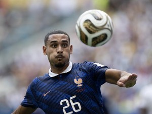 Morgan Rogers Deal, Kini Chelsea Kejar Bek Incaran Arsenal Juga