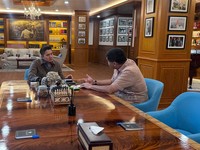 Menteri Perumahan dan Kawasan Permukiman Maruarar Sirait bertemu Sekretaris Kabinet Teddy Indra Wijaya di Gedung Sekretariat Kabinet, Jakarta, Minggu (19/7/2026).