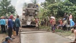 Warga Lampung Timur Patungan Rp 100 Ribu Bangun Jalan 4 Km