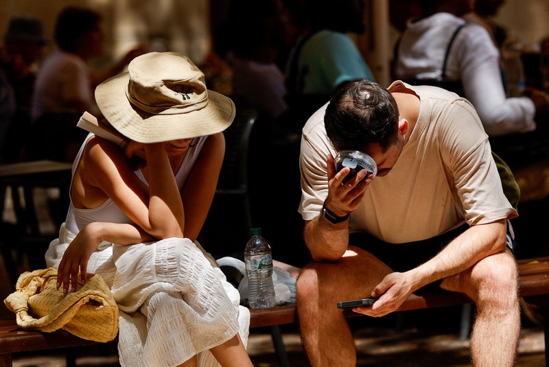 Spanyol menghadapi gelombang panas ketiga pada musim panas tahun ini dengan suhu yang diperkirakan melampaui 45 derajat Celsius di sejumlah wilayah. Minggu (19/7/2026). (REUTERS/Alejandro Martinez Velez)
