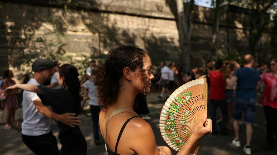 Spanyol menghadapi gelombang panas ketiga pada musim panas tahun ini dengan suhu yang diperkirakan melampaui 45 derajat Celsius di sejumlah wilayah. Minggu (19/7/2026). (REUTERS/Alejandro Martinez Velez)