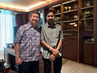 Gubernur Aceh Muzakir Manaf bertemu dengan Utusan Khusus Presiden Bidang Energi dan Iklim  Hashim Djojohadikusumo di Jakarta. (Instagram/muzakirmanaf1964)
