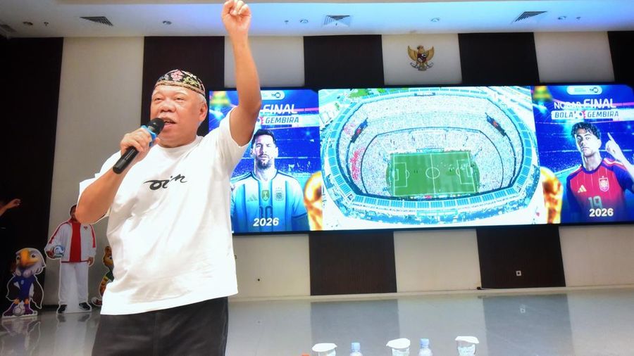 Kepala Otorita Ibu Kota Nusantara Basuki Hadimuljono melakukan nonton bareng final Piala Dunia 2026 bersama keluarga besar Otorita Ibu Kota Nusantara. di Nusantara, Kalimantan Timur, Senin (20/7/2026). (Instagram/basukihadimuljono)