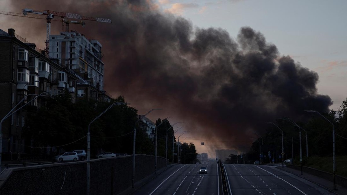 Zelensky Menggila, Ukraina Bombardir Moskow-Tembak 400 Drone