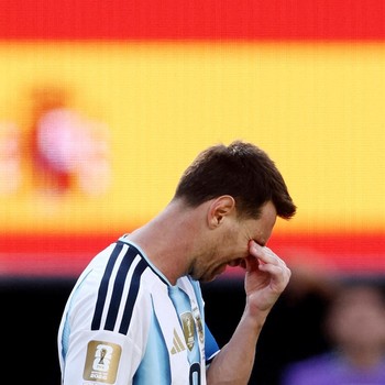 Lionel Messi bereaksi dalam pertandingan final Piala Dunia FIFA 2026 antara Argentina dan Spanyol di New York/New Jersey Stadium, East Rutherford, New Jersey, Amerika Serikat, Minggu (19/7/2026). (REUTERS/Lee Smith)
