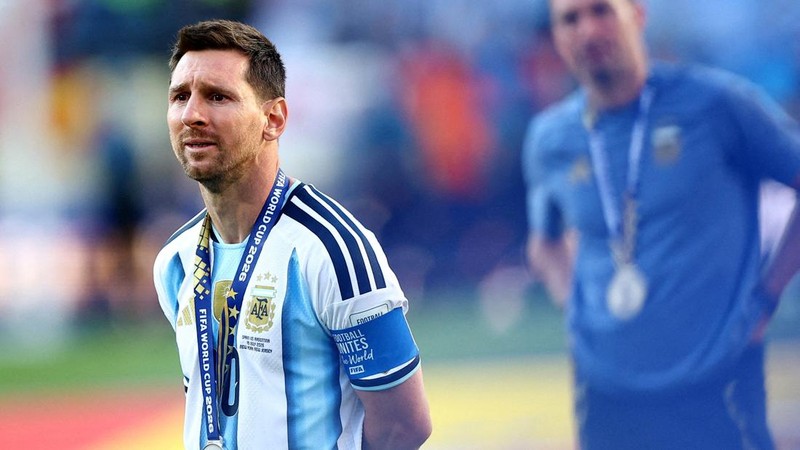 Lionel Messi tampak kecewa usai Argentina kalah dari Spanyol pada final Piala Dunia FIFA 2026 di New York/New Jersey Stadium, East Rutherford, New Jersey, Amerika Serikat, Minggu (19/7/2026).