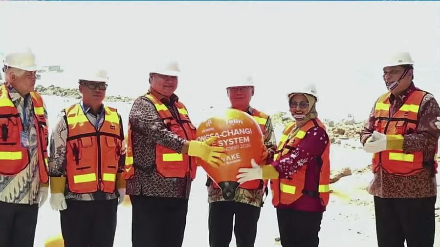 Menko Perekonomian, Airlangga Hartarto saat menghadiri acara pendaratan kabel bawah laut Nongsa Changi Cable di Nongsa Digital Park, Batam, Kepulauan Riau, Senin (20/7/2026). (Tangkapan Layar Youtube/PerekonomianRI)