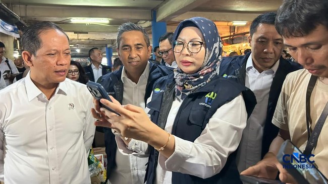 MBG Jalan Lagi, Wamenko Pangan Ungkap Efeknya ke Harga Telur Ayam