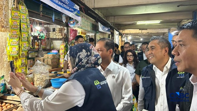 Ada Warung Pangan di Pasar Tebet Timur, Jual Beras-Gula Harga Segini