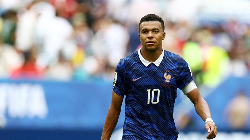 Penyerang Prancis Kylian Mbappe berjalan menuju ruang ganti saat turun minum dalam laga perebutan tempat ketiga Piala Dunia FIFA 2026 melawan Inggris di Miami Stadium, Miami Gardens, Florida, Amerika Serikat, Sabtu (18/7/2026).