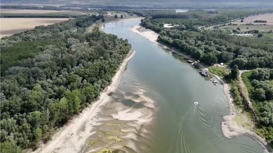 Permukaan udara Sungai Danube di Rumania turun ke tingkat terendah dalam tiga dekade terakhir. (Tangkapan Layar Video/REUTERS)