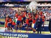 Foto: Para pemain Spanyol merayakan keberhasilan menjuarai Piala Dunia FIFA 2026 di Stadion MetLife, East Rutherford, New Jersey, Amerika Serikat, Minggu (19/7/2026). (IMAGN IMAGES via Reuters/MARK J REBILAS)