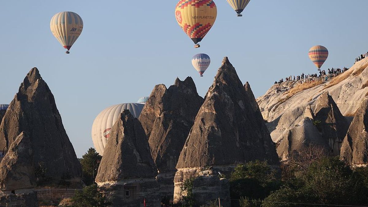 Ilustrasi berita Nasional: Longsor Picu Batu Raksasa di Cappadocia Turki Jatuh, 3 Orang Tewas