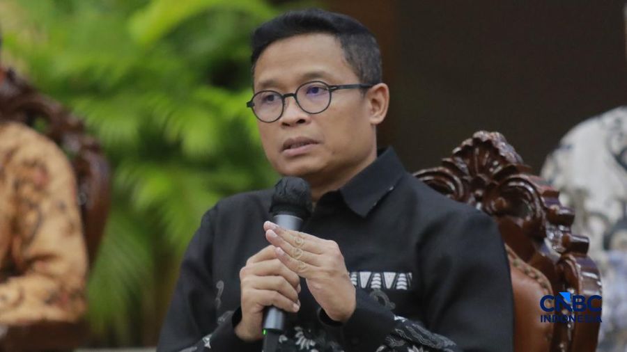 Direktur Jenderal Pajak, Bimo Wijayanto saat menyampaikan pemaparan dalam konferensi pers APBN KiTa Edisi Juli 2026 di kantor pusat Kementerian Keuangan, Jakarta Pusat, Selasa (21/7/2026). (CNBC Indonesia/Muhammad Sabki)