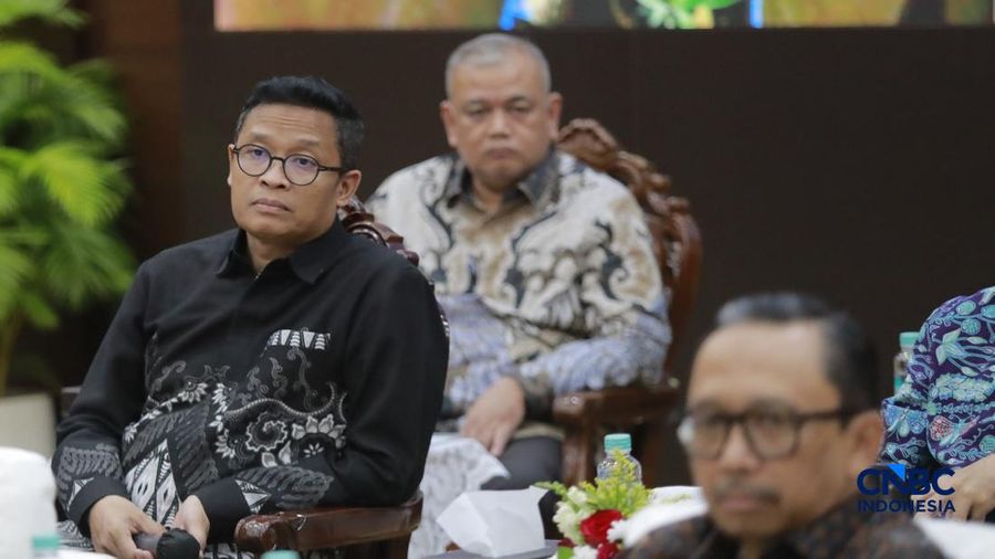 Direktur Jenderal Pajak, Bimo Wijayanto saat menyampaikan pemaparan dalam konferensi pers APBN KiTa Edisi Juli 2026 di kantor pusat Kementerian Keuangan, Jakarta Pusat, Selasa (21/7/2026). (CNBC Indonesia/Muhammad Sabki)