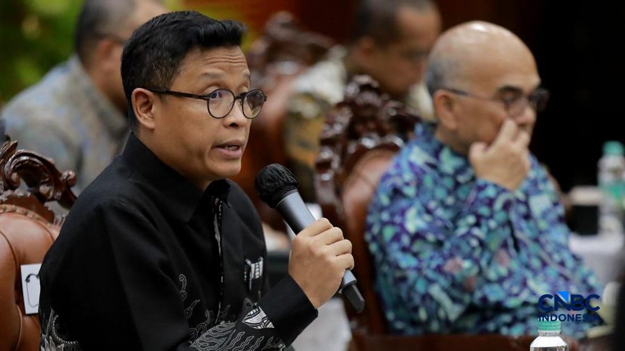 Direktur Jenderal Pajak, Bimo Wijayanto saat menyampaikan pemaparan dalam konferensi pers APBN KiTa Edisi Juli 2026 di kantor pusat Kementerian Keuangan, Jakarta Pusat, Selasa (21/7/2026). (CNBC Indonesia/Muhammad Sabki)