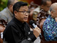 Direktur Jenderal Pajak, Bimo Wijayanto saat menyampaikan pemaparan dalam konferensi pers APBN KiTa Edisi Juli 2026 di kantor pusat Kementerian Keuangan, Jakarta Pusat, Selasa (21/7/2026). (CNBC Indonesia/Muhammad Sabki)
