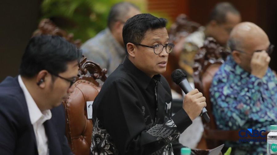 Direktur Jenderal Pajak, Bimo Wijayanto saat menyampaikan pemaparan dalam konferensi pers APBN KiTa Edisi Juli 2026 di kantor pusat Kementerian Keuangan, Jakarta Pusat, Selasa (21/7/2026). (CNBC Indonesia/Muhammad Sabki)