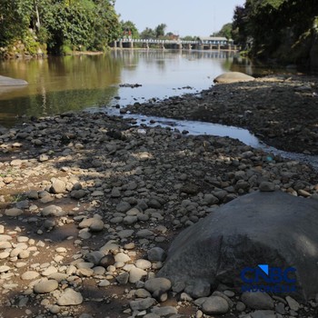 Bendung Katulampa Kering Kerontang, Sungai Bak Daratan-Warga Ketakutan