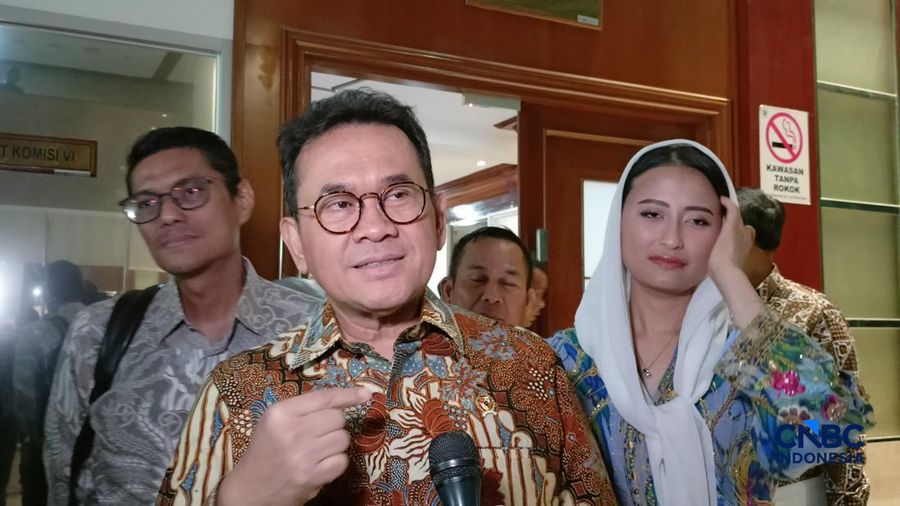 Menteri Perdagangan, Budi Santoso usai rapat dengan Komisi VI DPR, Selasa (21/7/2026). (CNBC Indonesia/Ferry Sandi)