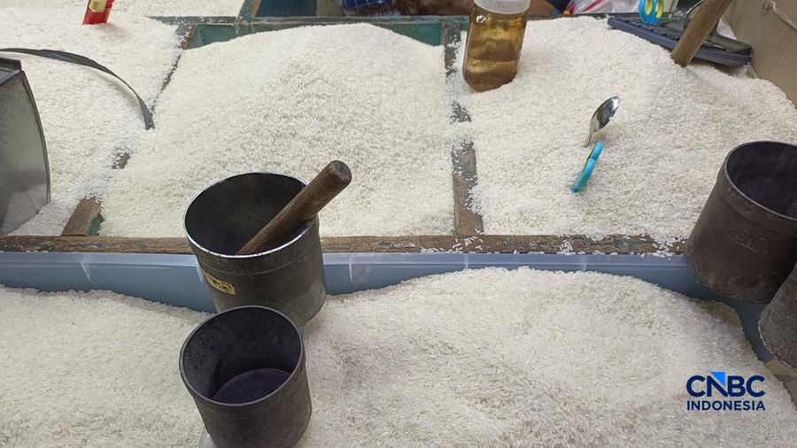 Pantauan harga pangan di Pasar Rumput, Jakarta Selatan, Selasa (21/7/2026). (CNBC Indonesia/Martyasari Rizky)