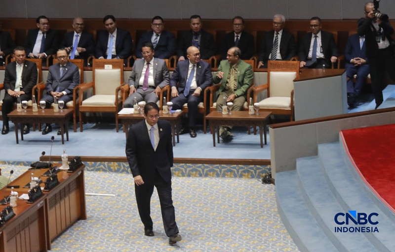 Rapat Paripurna DPR RI Ke-26 Masa Persidangan V Tahun Sidang 2025&ndash;2026 secara resmi telah mengesahkan Rancangan Undang-Undang tentang Pusat Finansial Internasional Indonesia (RUU PFII) menjadi Undang-Undang, Jakarta, Selasa, (21/7/2026). (CNBC Indonesia/Muhammad Sabki)