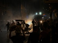 Potret Chaos Demonstan Vs Polisi Gegara Warga Tewas di Tahanan