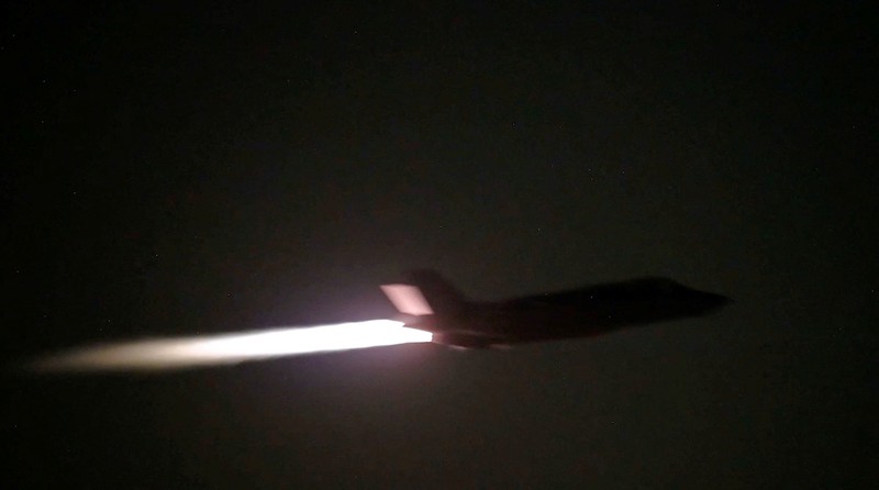 Ledakan di lokasi yang tidak diketahui, selama apa yang dikatakan Komando Pusat AS (CENTCOM) sebagai serangan terhadap Iran, dalam tangkapan layar ini yang diambil dari video yang dirilis pada 20 Juli 2026. (via REUTERS/U.S. Central Command)